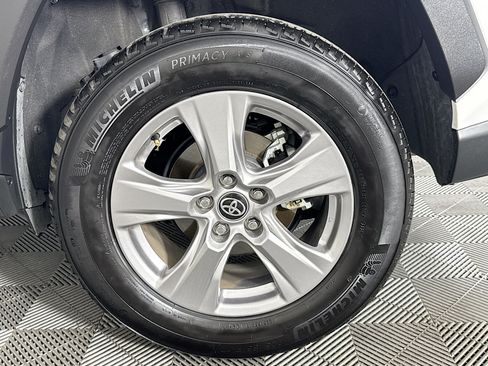 Used 2025 Toyota RAV4 XLE FWD image 35