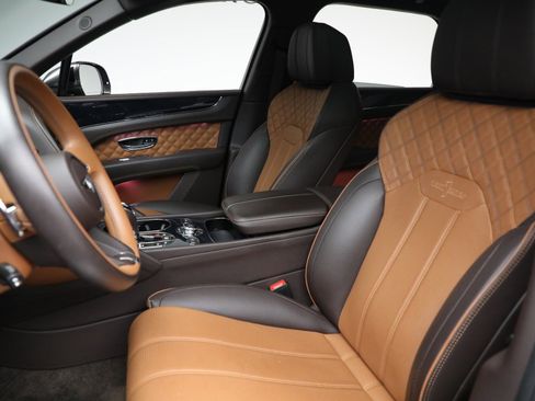 Certified 2021 Bentley Bentayga image 21