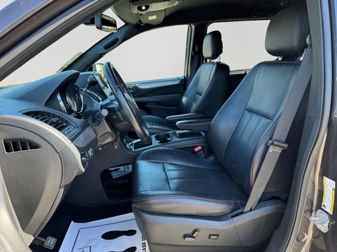Used 2018 Dodge Grand Caravan GT image 24