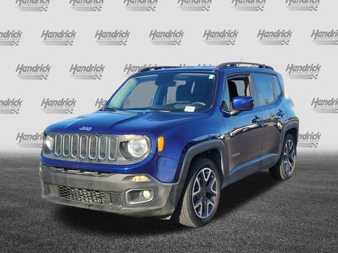 Used 2016 Jeep Renegade Latitude FWD image 3