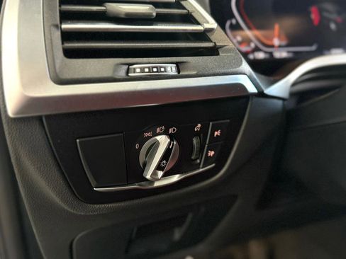 Used 2025 BMW X4 xDrive30i w/ Premium Package image 14