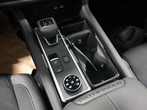 New 2025 Nissan Pathfinder SV w/ Black Appearance Package image 25