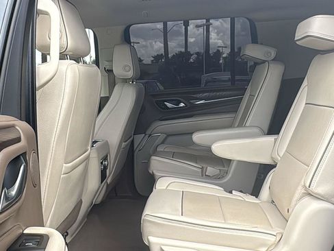 Used 2021 GMC Yukon XL Denali AWD/4WD image 29