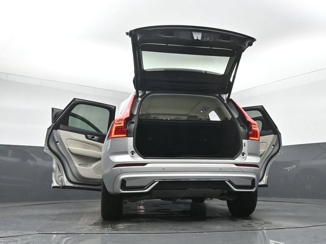 Used 2024 Volvo XC60 B5 Core AWD/4WD image 52