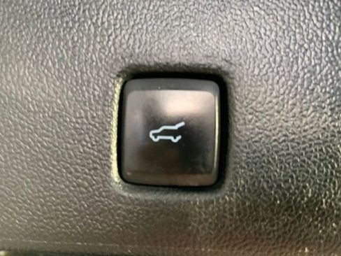 Used 2022 Ford Escape Titanium AWD/4WD image 11