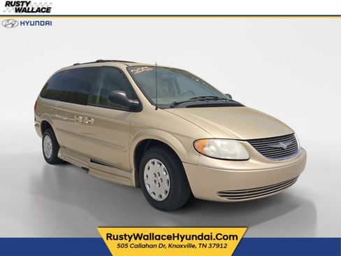 Used 2001 Chrysler Town & Country LX FWD image 1