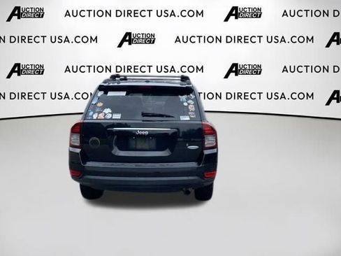 Used 2016 Jeep Compass Latitude FWD image 12