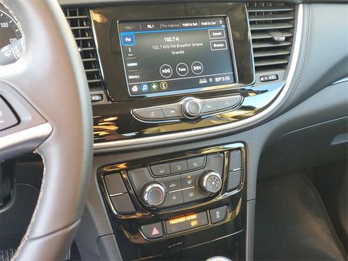 Used 2022 Buick Encore Preferred w/ Safety Package image 27