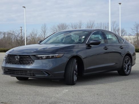 Used 2023 Honda Accord EX image 14