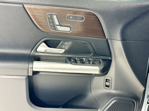 New 2025 Mercedes-Benz GLA 250 image 18