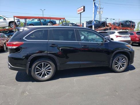 Used 2017 Toyota Highlander XLE AWD/4WD image 8