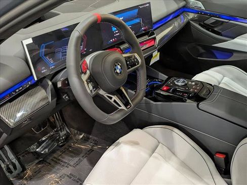 New 2027 BMW M5 Touring AWD/4WD image 3