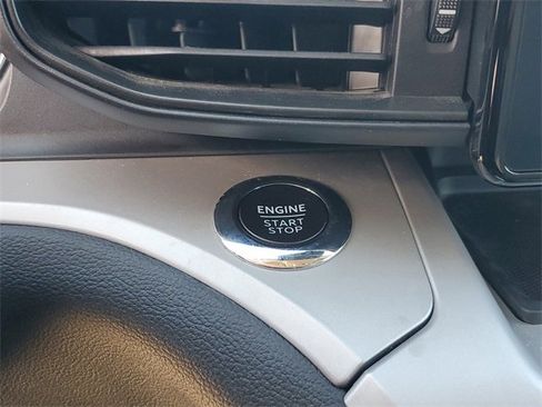 Used 2023 Ford Explorer XLT image 28