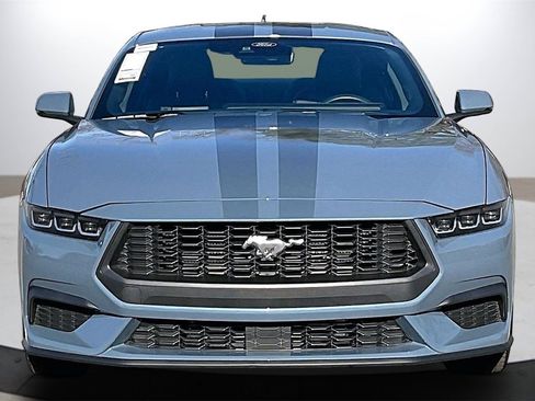 Used 2024 Ford Mustang Premium image 3