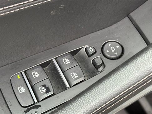 Used 2022 BMW X6 xDrive40i w/ M Sport Package image 12