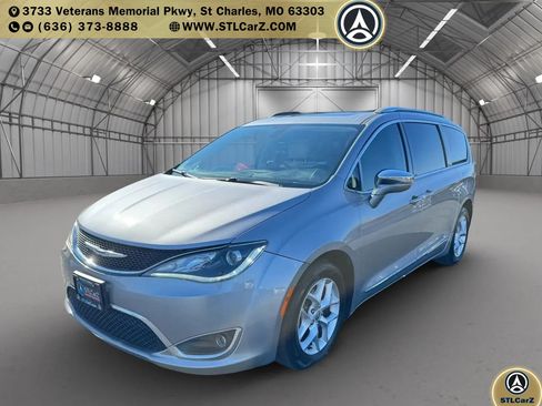 Used 2020 Chrysler Pacifica Limited FWD image 7