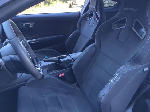 Used 2016 Ford Mustang Shelby GT350 w/ Track Package image 6