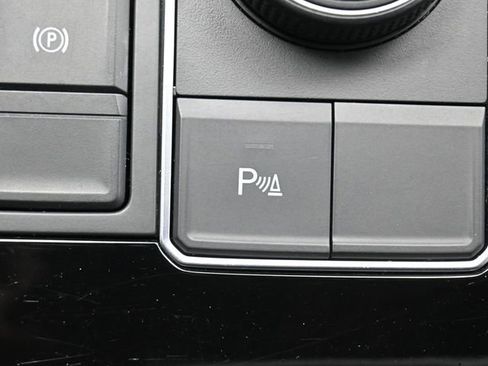 Used 2023 Volkswagen Atlas Cross Sport SEL R-Line image 28