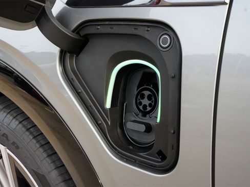 New 2026 Cadillac Vistiq Sport w/ LPO, Floor Liner Package image 30