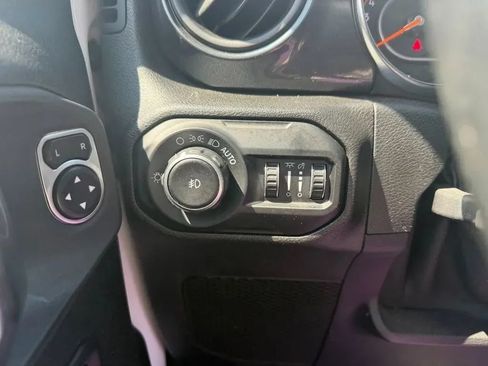 Used 2020 Jeep Wrangler Unlimited Sport AWD/4WD image 14