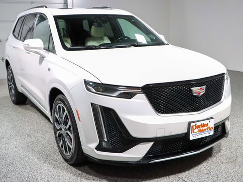 Used 2023 Cadillac XT6 Sport w/ Technology Package image 5