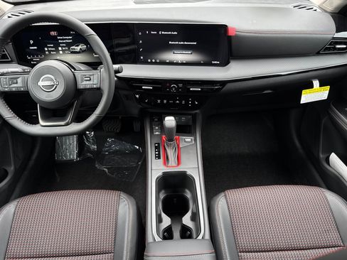 New 2026 Nissan Kicks SR image 10