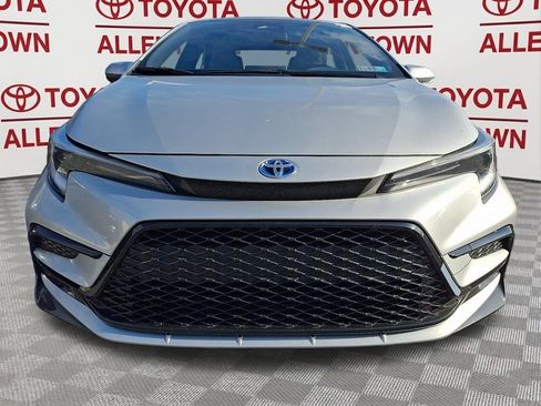 Used 2025 Toyota Corolla SE w/ Convenience Package FWD image 2