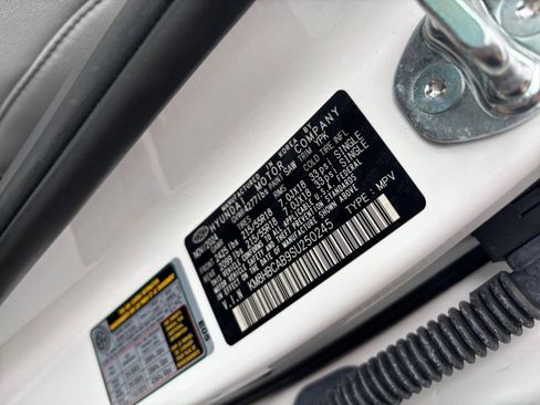 Used 2025 Hyundai Kona SEL image 30