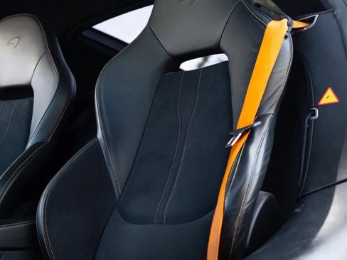 Used 2018 McLaren 570S RWD image 24