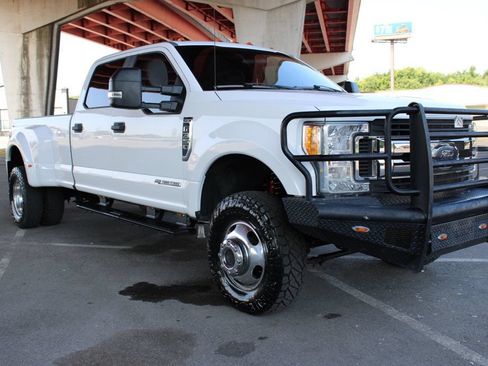 Used 2017 Ford F350 XL w/ STX Appearance Package AWD/4WD image 4