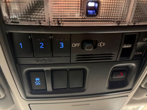 Used 2024 Toyota 4Runner Limited RWD image 36