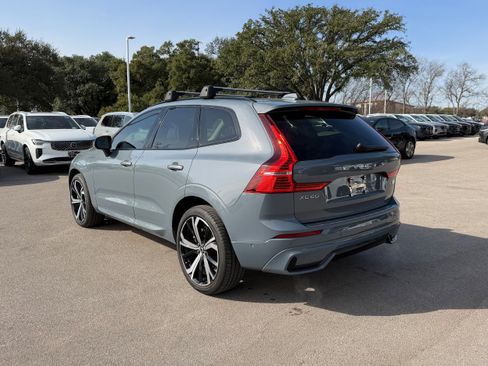 Certified 2023 Volvo XC60 T8 Ultimate w/ Climate Package image 4