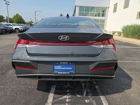 Used 2025 Hyundai Elantra Hybrid FWD image 7