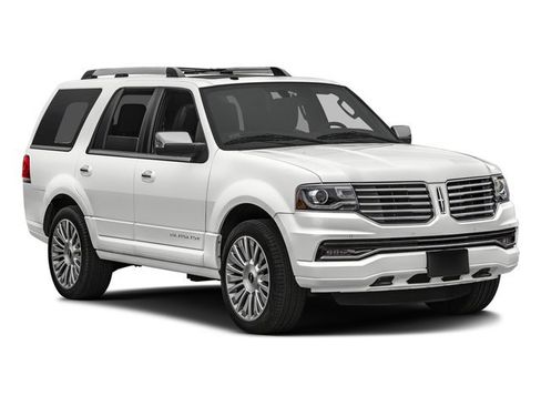 Used 2017 Lincoln Navigator Select image 6