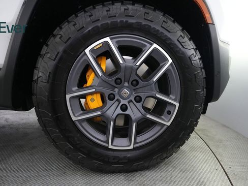 Used 2024 Rivian R1S Adventure AWD/4WD image 20