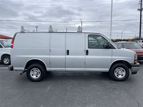Used 2020 Chevrolet Express 2500 w/ Enhanced Convenience Package image 2