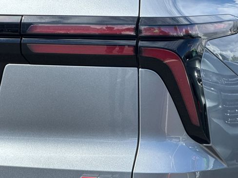 Used 2025 Chevrolet Traverse Z71 image 46