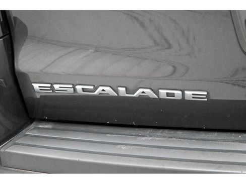 Used 2017 Cadillac Escalade Platinum AWD/4WD image 70