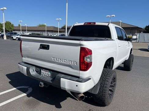 Used 2016 Toyota Tundra Limited w/ Limited Premium Package AWD/4WD image 5