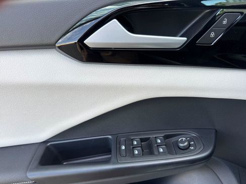 New 2026 Volkswagen Taos S FWD image 10