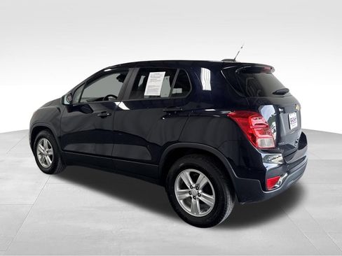 Used 2022 Chevrolet Trax LS w/ Tint and Cruise Package FWD image 8
