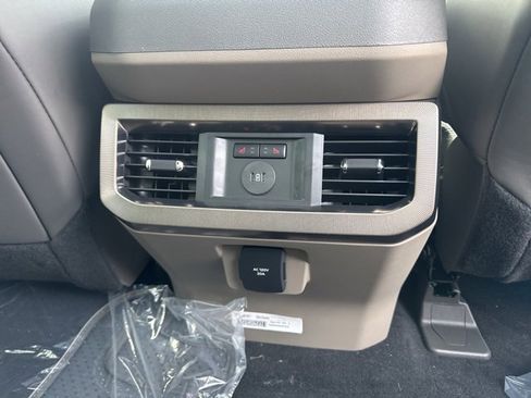 New 2026 Ford F450 Platinum w/ Platinum Plus Package image 24