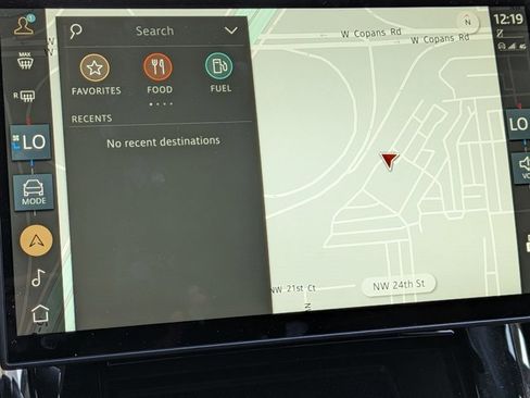 Used 2024 Land Rover Range Rover Sport SE image 11