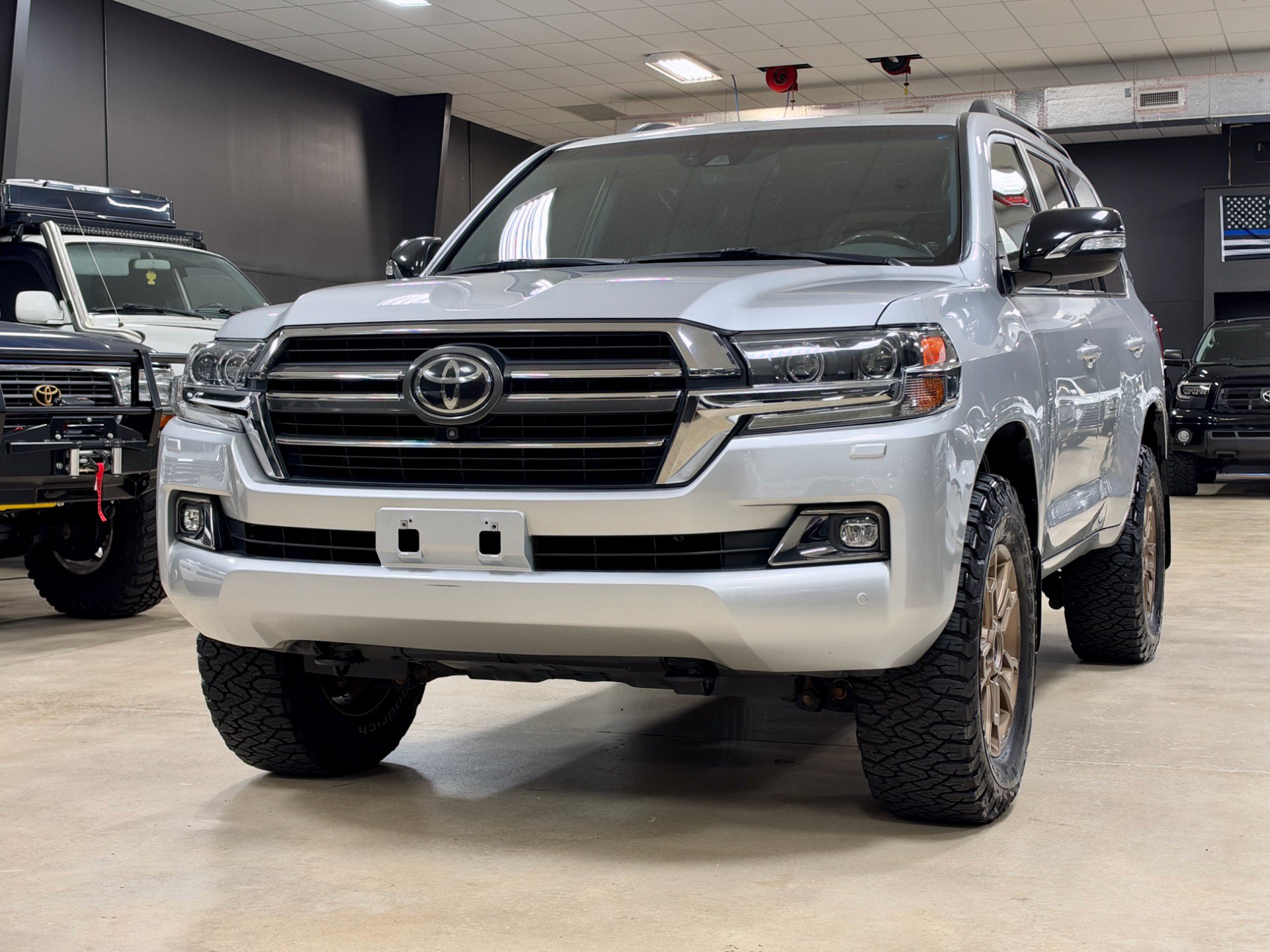 Used 2021 Toyota Land Cruiser Heritage Edition AWD/4WD image 2