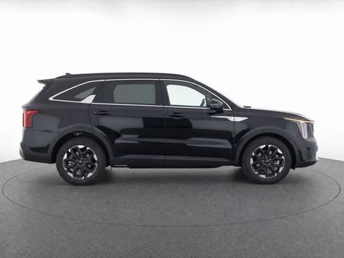 Used 2025 Kia Sorento S AWD/4WD image 7