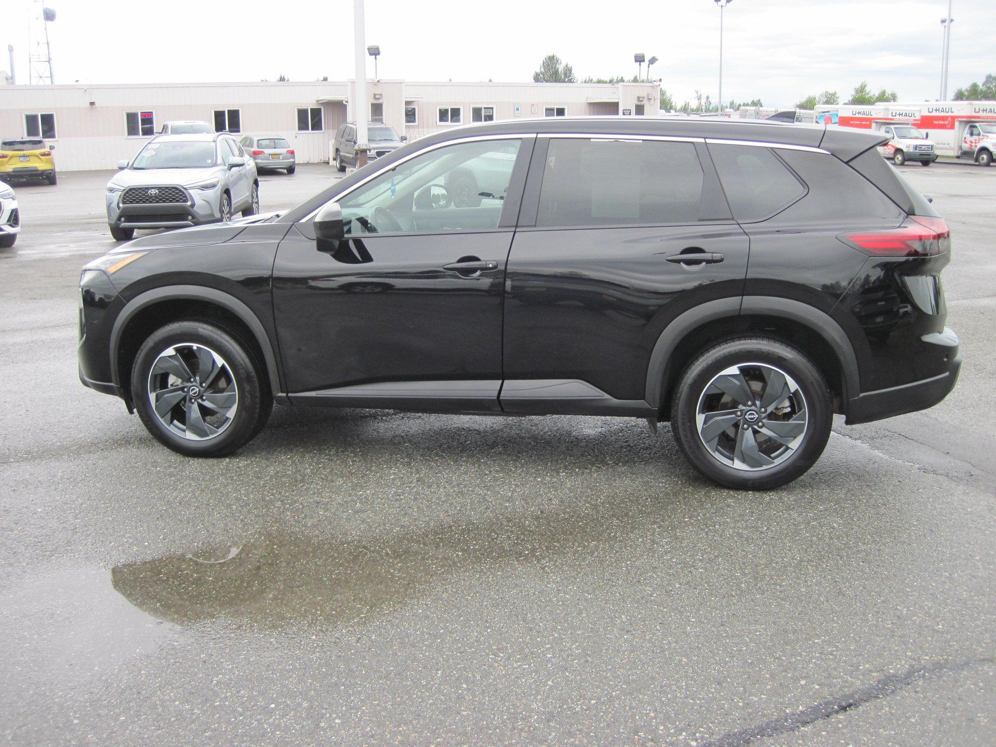Used 2025 Nissan Rogue SV AWD/4WD image 8