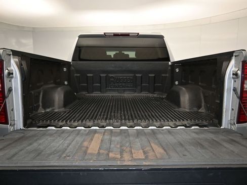 Used 2021 Chevrolet Silverado 1500 LT AWD/4WD image 24