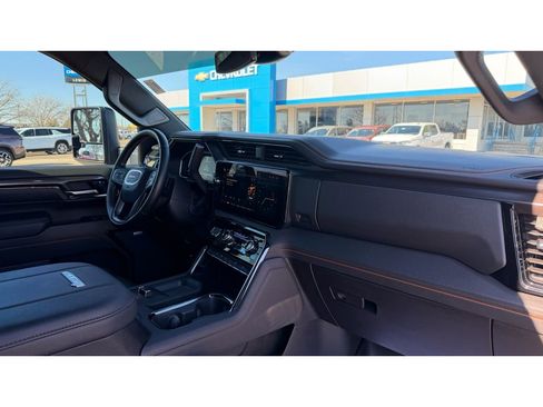 Used 2024 GMC Sierra 2500 AT4 w/ AT4 Preferred Package image 12