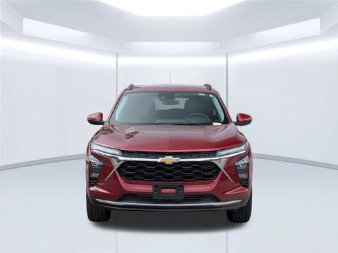 Used 2025 Chevrolet Trax LT w/ LT Convenience Package FWD image 10