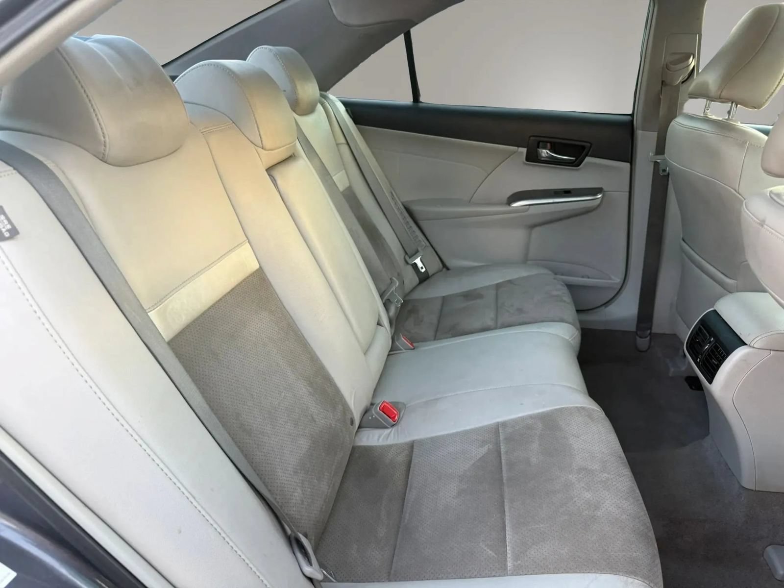 Used 2013 Toyota Camry XLE w/ Leather Pkg FWD image 29
